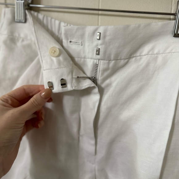 Wilfred Aritzia white high rise linen blend trouser shorts (2) - Picture 7 of 8